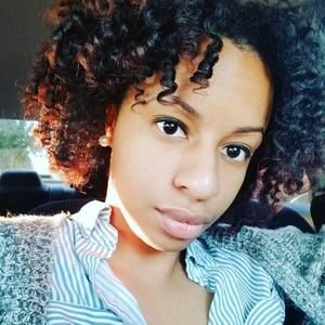 Meet your Posher, Alexis